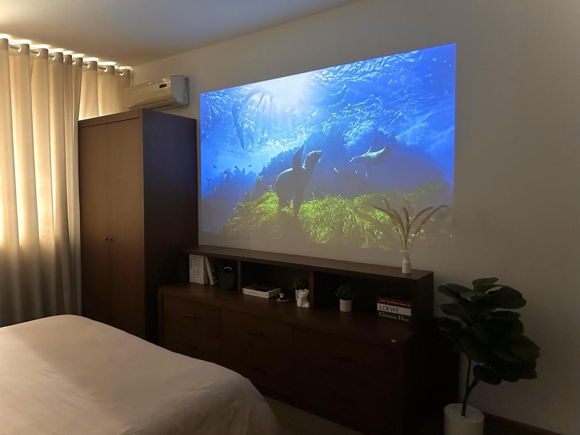 Zuzi To Ngoc , West Apartment