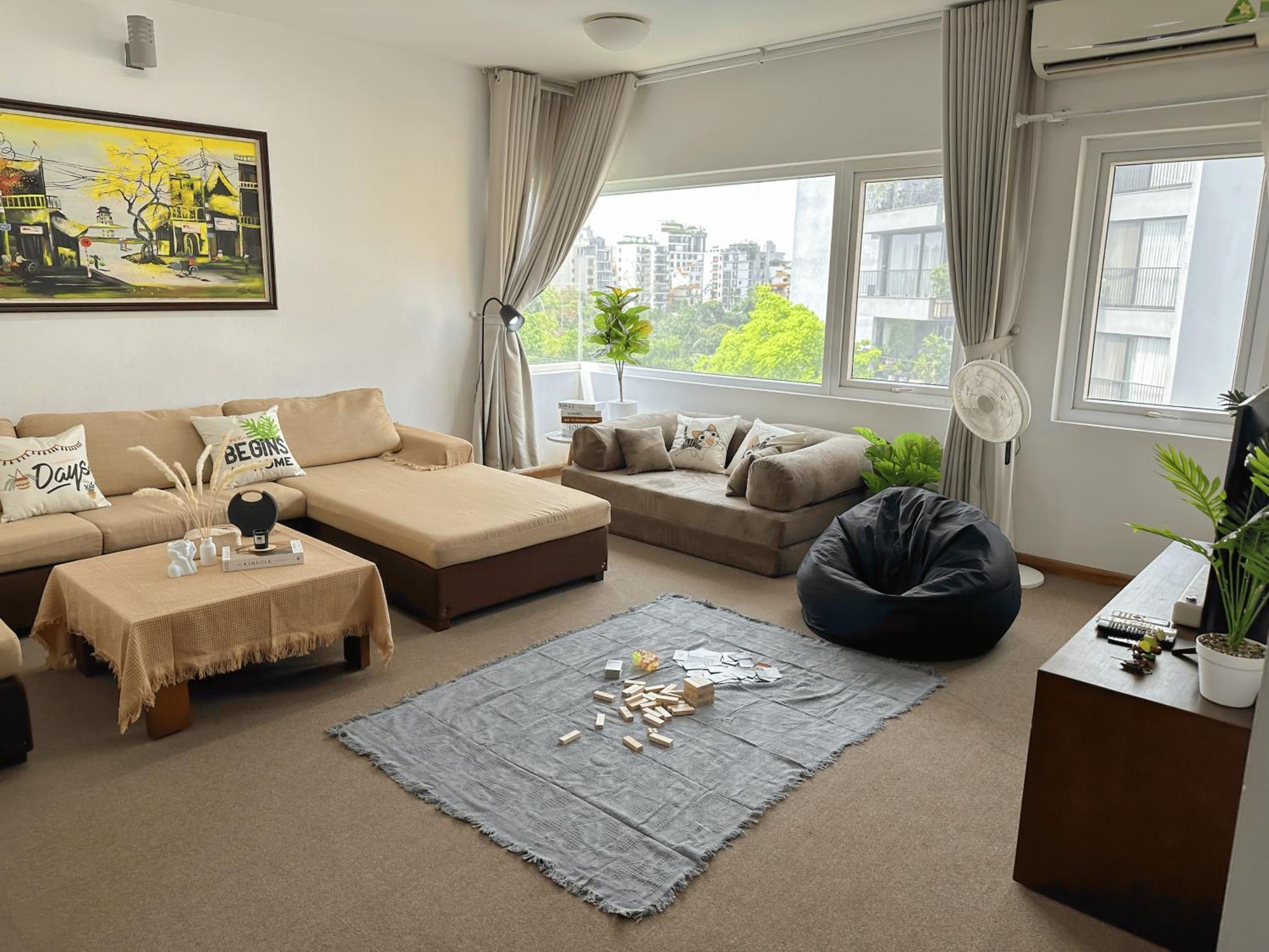 Zuzi To Ngoc , West Apartment Hanoi